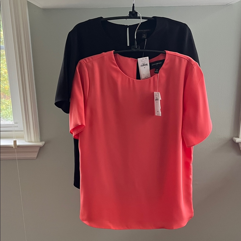 Banana Republic Black and Coral Short Sleeve Blouses